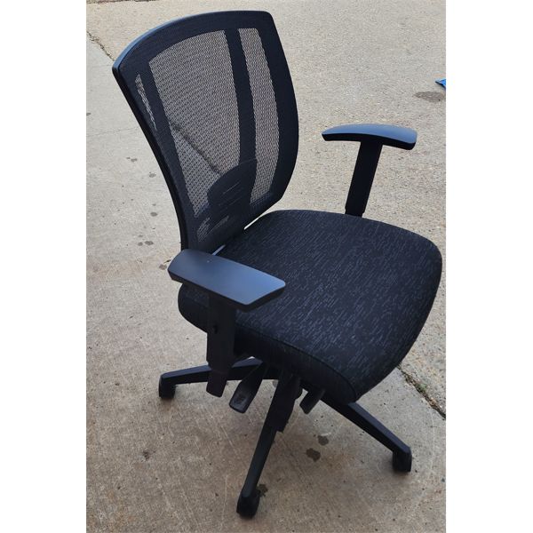 HYDRAULIC CHAIR