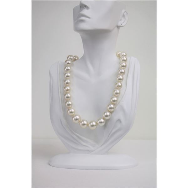 14-17mm South Sea Round Necklace White Rose with Gold Clasp