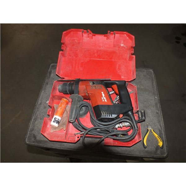 HILTI TE5 Hamer Drill w/ Bits