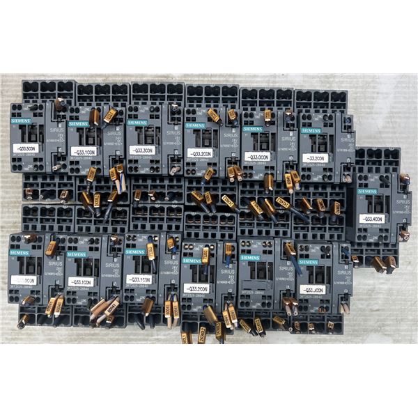 Lot of (13) Siemens #3RT2025-2BB40 Short Circuits