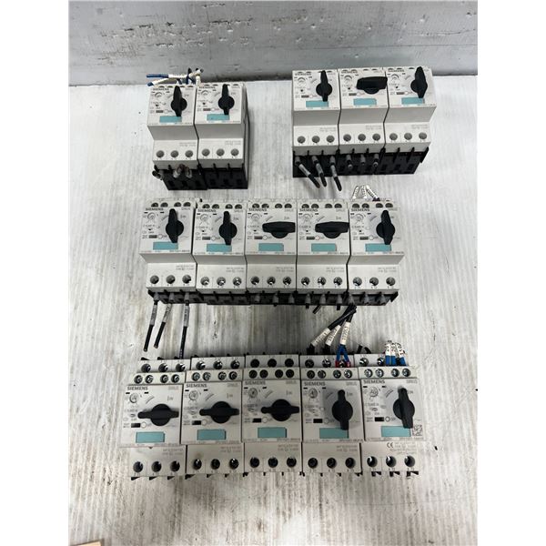 Lot of (15) Siemens Circuit Breakers