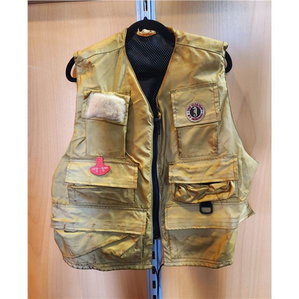 Vintage XL Mustang Buoyant Outer Wear Fishing Vest