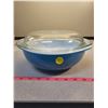 Image 1 : Two quart Pyrex blue round baking dish, clear lid, very good condition