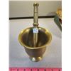 Image 1 : Heavy brass mortar/pestle set