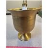 Image 2 : Heavy brass mortar/pestle set