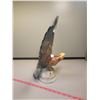 Image 4 : Eagle figurine 12"W x 14"H