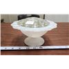 Image 2 : Milk glass flower arranger