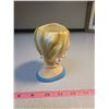 Image 3 : Blonde woman head vase