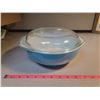 Image 1 : 2 qt blue pyrex casserole dish, with lid