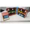 Image 9 : Fisher Price house & garage