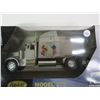 Image 2 : New Ray 1:32 Peterbilt 379 semi-truck diecast model in box - 52803