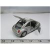 Image 2 : 1:32 Volkswagen New Beetle pull-back diecast model - SS 5743