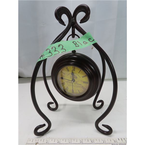 Battery Operated Decorative desk clock - good condition - works