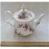 Image 2 : Lavender Rose Royal Albert 8 cup tea pot - repaired handle, very good, clean