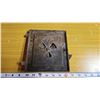 Image 2 : Large frame and stove door
