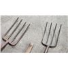Image 2 : Vintage pickaxe & 2 pitch forks