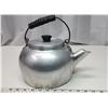 Image 4 : Metal vintage tea kettle