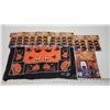 Image 1 : Halloween décor - Bandana and fake spiders
