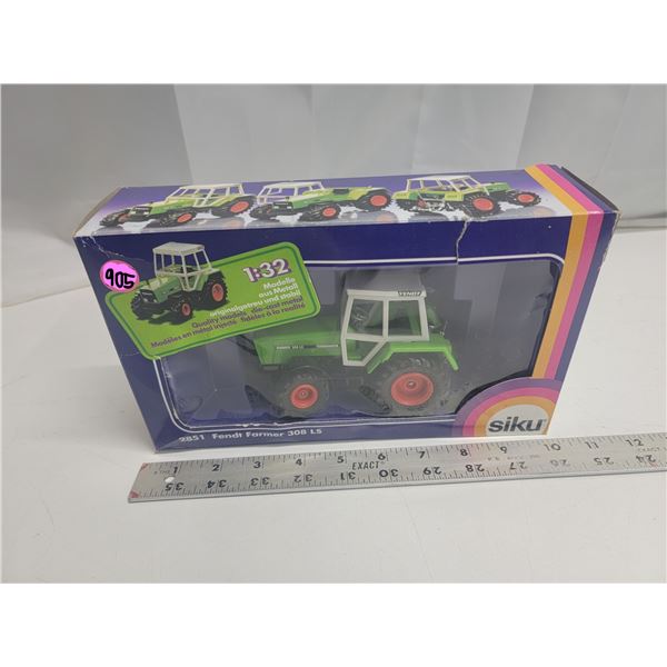 Fendt 1/32 Scale Die-Cast Tractor - siku