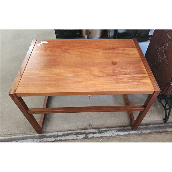 Teak end table, RS furniture Inc. Montreal - 30"x19.5"x20"