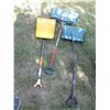 Image 1 : (3) Snow Shovels