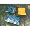 Image 2 : (3) Snow Shovels