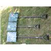 Image 1 : (3) Snow Shovels