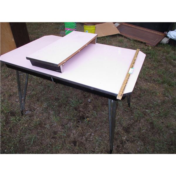 Vintage Kitchen Table with Pink Top Extra Leaf (30" x 47")