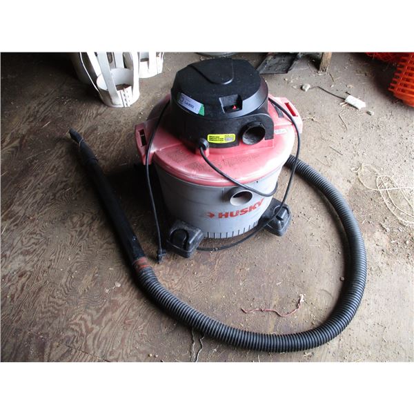 9 Gallon Huskey Shop Vac with Hose