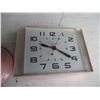 Image 3 : (2) Pink Electric Wall Clocks (Working)