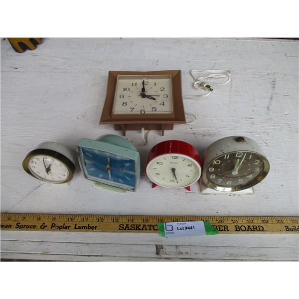 (5) Clocks (1 - Electric)