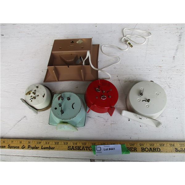 (5) Clocks (Working)