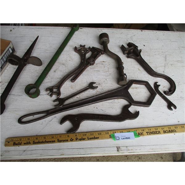Vintage Hand Tools (1 - Deere)