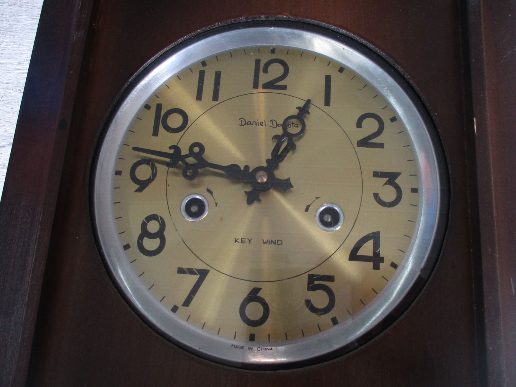 Daniel Dakota Key Wind Clock with Key (Missing Pendulum)