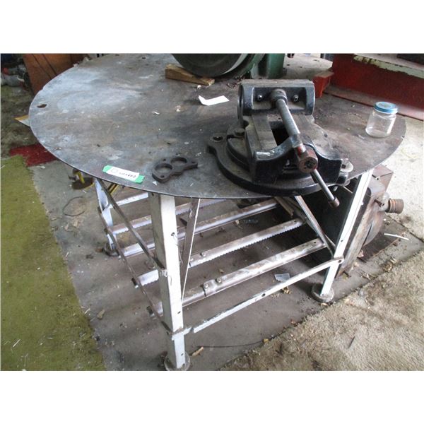 Round Work Bench (40" Diameter x 31" Tall) with Vise