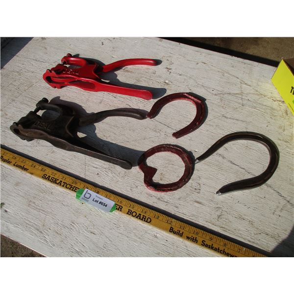 (2) Pop Riveters, (2) Horseshoes