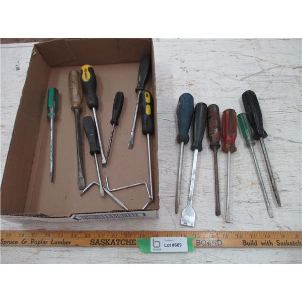 Mixed Lot of Screw Drivers