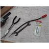 Image 4 : Pry Bar, Screw Drivers, Wrenches, Needle Nose Pliers