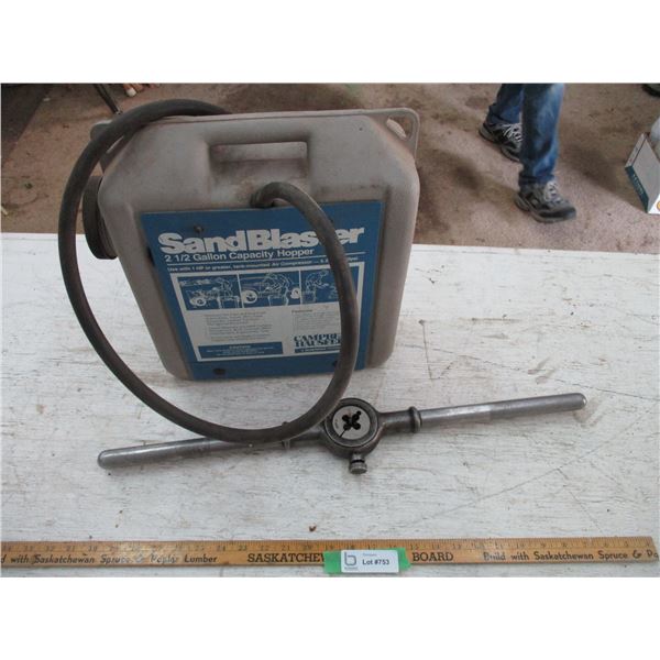 Campbell Hausfeld 2.5 Gallon Capacity Sand Blaster, Pipe Threading Tool