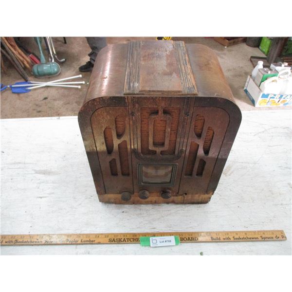 Vintage General Electric Tube Style Radio (15" Tall- Has Damage)