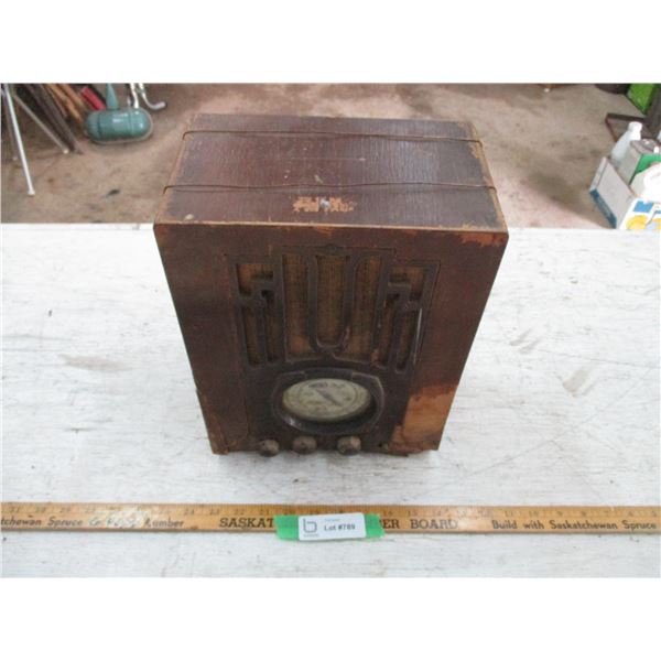 Vintage Air Master Tube Style Radio (12.5" Tall - Has Damage)