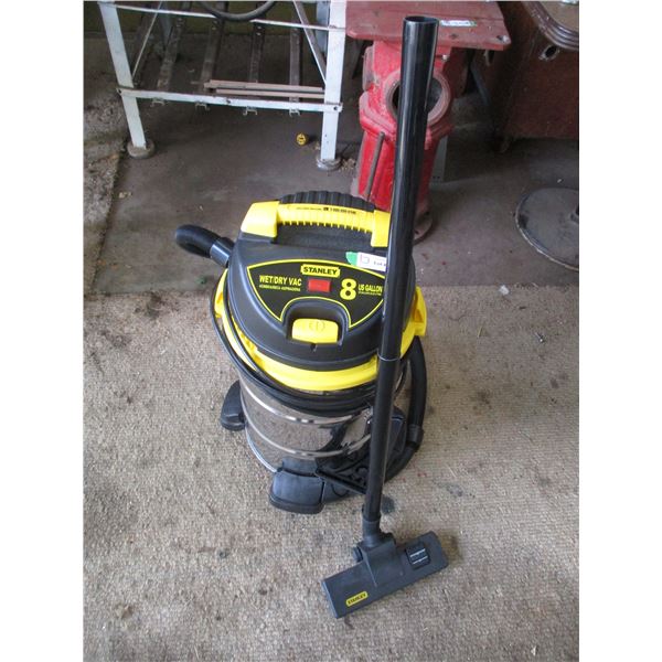 Stanley 8 Gallon Wet/Dry Shop Vac