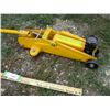 Image 2 : Yellow Floor Jack