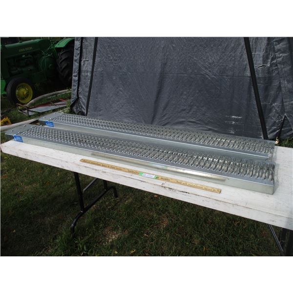 Pair of 6' Metal Loading Ramps (1000 lb Max)