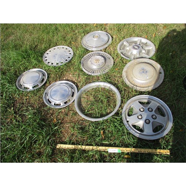 Vintage Hub Caps (Pontiac, Chevrolet, Ford, Cordoba)