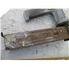Image 4 : Vintage Hammer Stapler