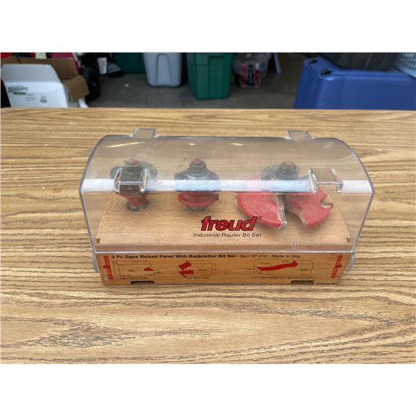 Freud Router Bit Storage Rack FREUD INDUSTRIAL ROUTER BIT SET - Cornerbids