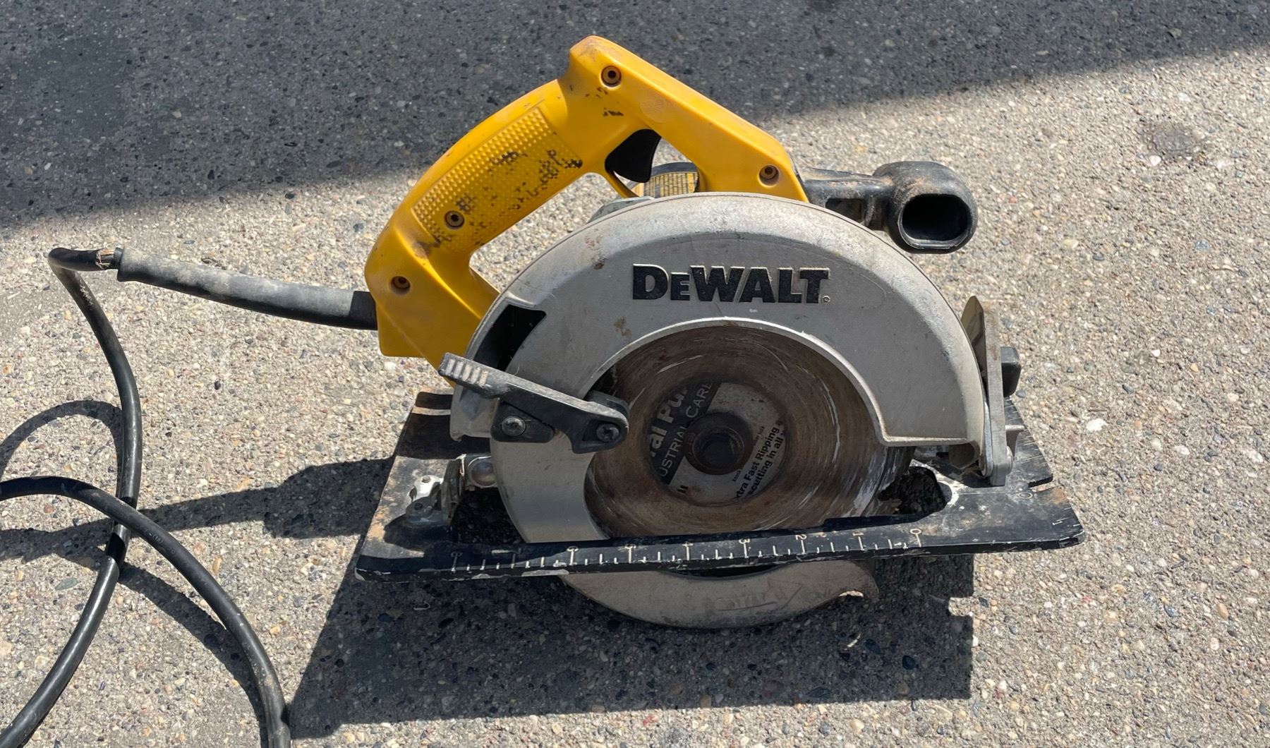 Dewalt Dw359 Circular Saw DEWALT DW359 CIRCULAR SAW WORKS! Cornerbids