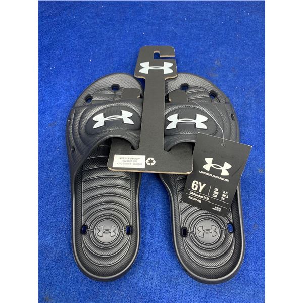 UnderArmour Slides (size 6Y)