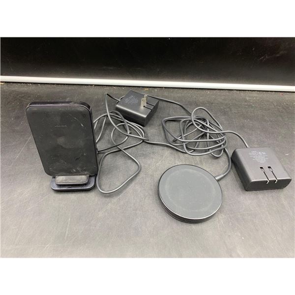 Ubiolabs Stand-up Phone Charging Station